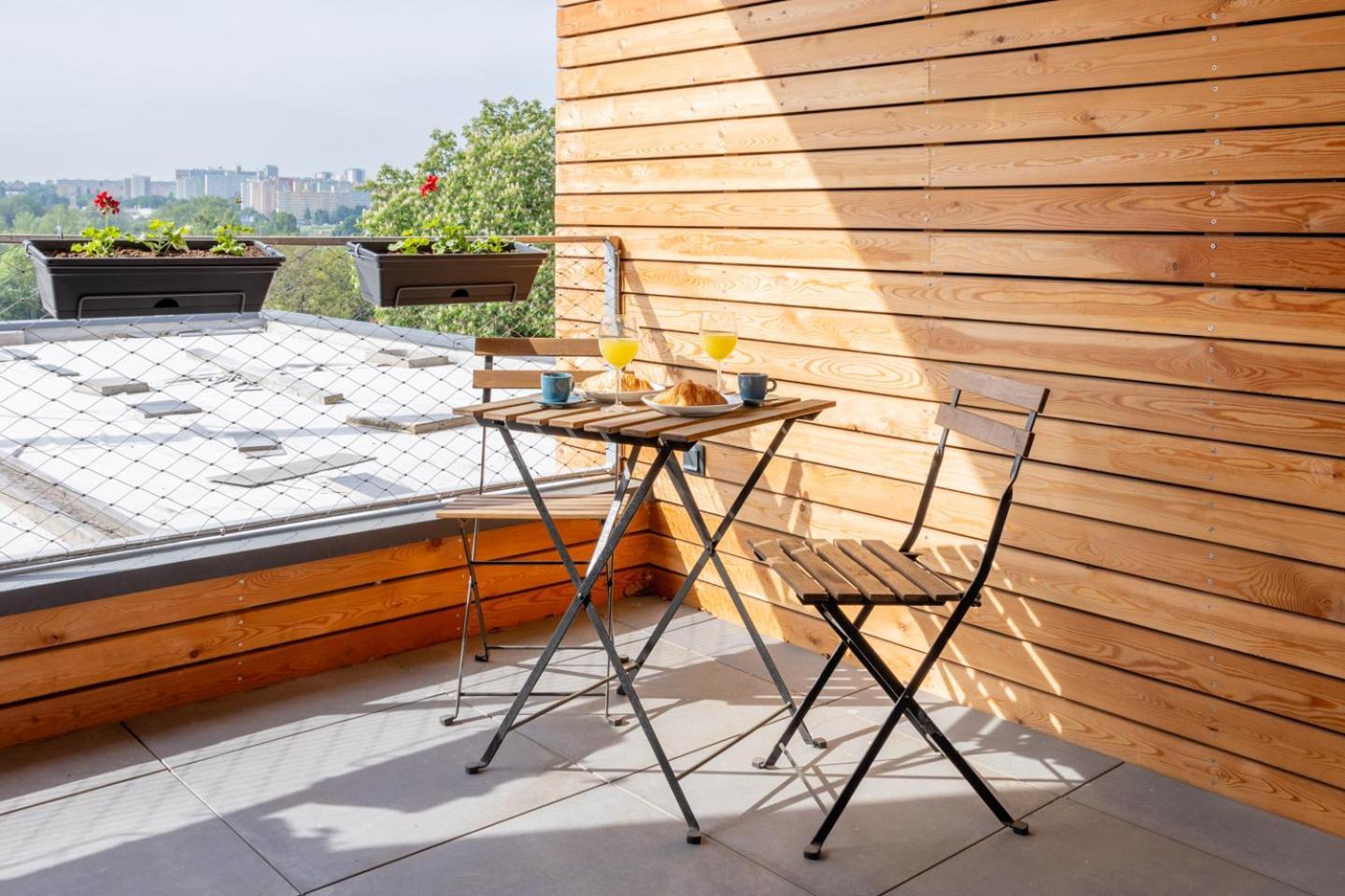 Days - Garage - Shared Terrace - Quiet Area Praga